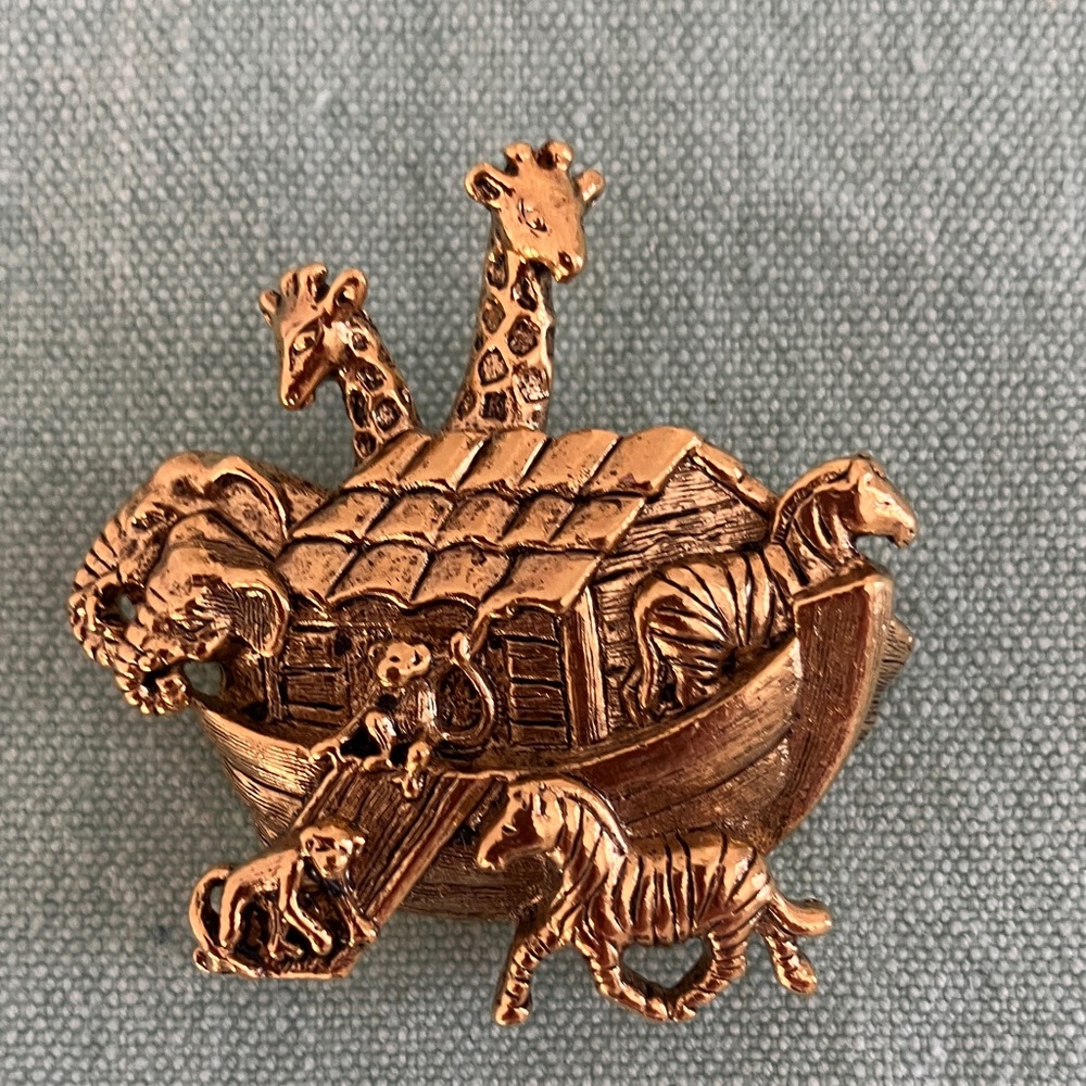 Avon Gold Noah's Ark Brooch
